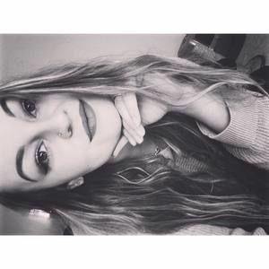 Meet your Posher, Michaela